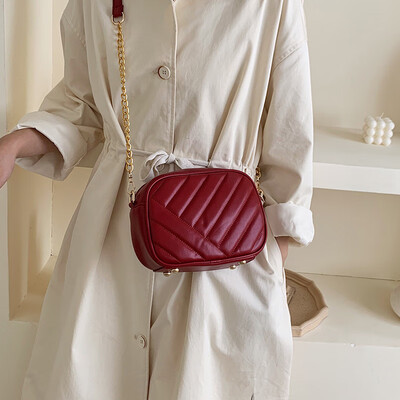Foreign style texture bag female 2019 new wave Korean version of fashion wild high-end chain single shoulder slung small square bag
Foreign style texture bag female 2019 new wave Korean version of fashion wild high-end chain single shoulder slung small square bag