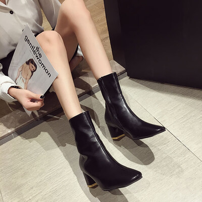 Martin Boots Women British Wind Autumn Fashion Side Zipper Shoes ins Fashionable Coarse-heeled Locomotive Boots
Martin Boots Women British Wind Autumn Fashion Side Zipper Shoes ins Fashionable Coarse-heeled Locomotive Boots