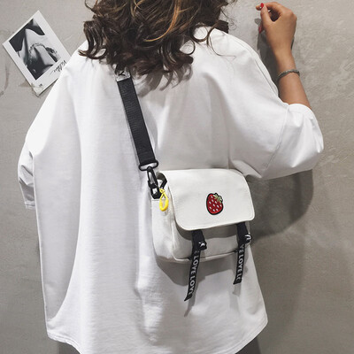 Ancient sense bag female new 2019 Korean version of the simple wild postman slung ins strawberry canvas bag shoulder bag
Ancient sense bag female new 2019 Korean version of the simple wild postman slung ins strawberry canvas bag shoulder bag