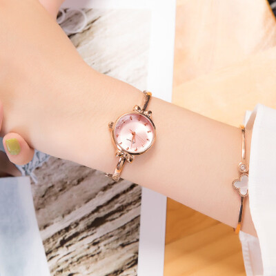 Watch female Korean trend waterproof simple hollow large dial ladies wild retro chic wind
Watch female Korean trend waterproof simple hollow large dial ladies wild retro chic wind