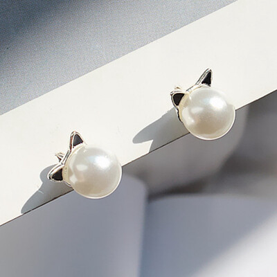 2 Fashion Jewelry Simulated Pearl Stud Earrings Sweet Cute Cat Ear Design Stud Earrings For Women Korean Style
2 Fashion Jewelry Simulated Pearl Stud Earrings Sweet Cute Cat Ear Design Stud Earrings For Women Korean Style
