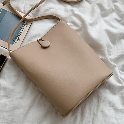Foreign style small bag women 2019 new wave Korean Joker Messenger bag simple fashion shoulder bucket bag
Foreign style small bag women 2019 new wave Korean Joker Messenger bag simple fashion shoulder bucket bag