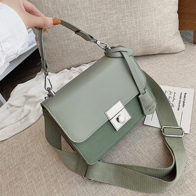 Fashion handbag bag handbag new wave Korean version of the wide shoulder strap small square bag tide wild shoulder slung
Fashion handbag bag handbag new wave Korean version of the wide shoulder strap small square bag tide wild shoulder slung