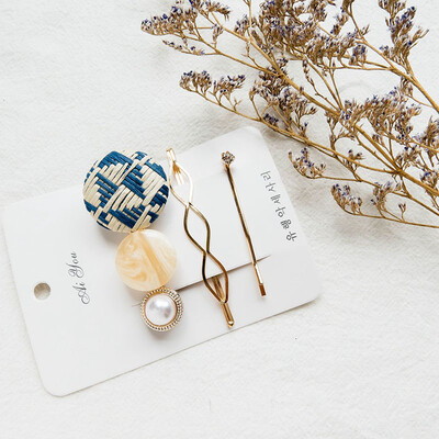Temperament Pearl Decoration Hairpins Plaid Pattern Three-piece Women Hair Clips
Temperament Pearl Decoration Hairpins Plaid Pattern Three-piece Women Hair Clips