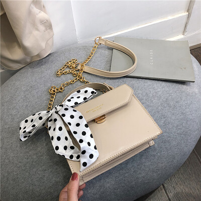 New small bag female 2019 new wave Korean version of the wild Messenger bag chain shoulder bag wave point scarf handbag
New small bag female 2019 new wave Korean version of the wild Messenger bag chain shoulder bag wave point scarf handbag