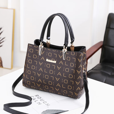 European&American style old flower hit color female bag 2019 new fashion printing trend mother package
European&American style old flower hit color female bag 2019 new fashion printing trend mother package