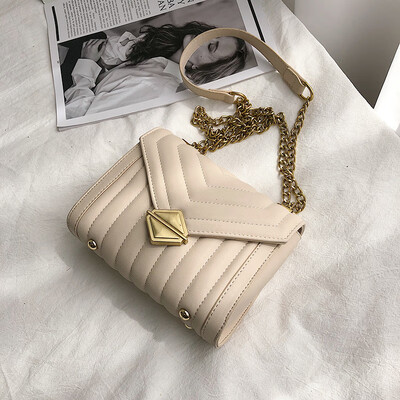 New bag female 2019 new Korean version of the wild shoulder slung fashion chain simple casual solid color small square bag
New bag female 2019 new Korean version of the wild shoulder slung fashion chain simple casual solid color small square bag