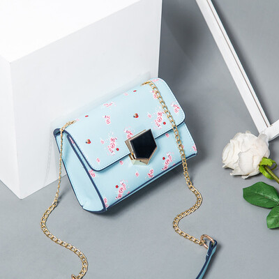 One-shoulder ladys fashionable slant-span simplicity in Korean version of INS 100-lap chain slant bag
One-shoulder ladys fashionable slant-span simplicity in Korean version of INS 100-lap chain slant bag
