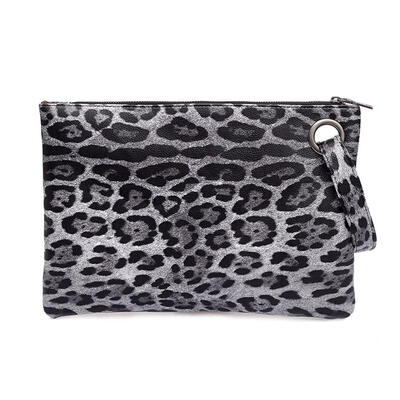 Leopard Print Portable Wristlet Clutch Women Wallet PU Leather Coin Purse 
Leopard Print Portable Wristlet Clutch Women Wallet PU Leather Coin Purse