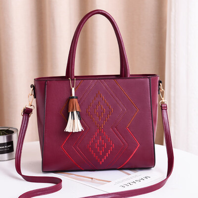 2019 spring&summer new elegant womens bag large-capacity handbag PU leather shoulder trend wild bag
2019 spring&summer new elegant womens bag large-capacity handbag PU leather shoulder trend wild bag