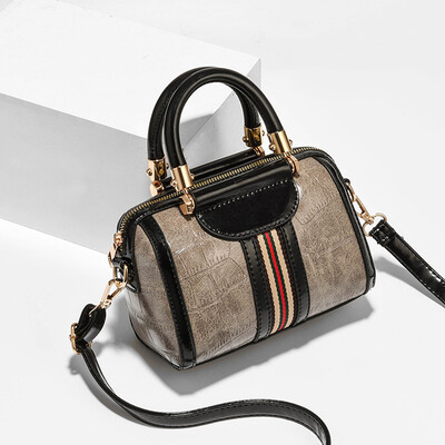 Bag female 2019 Boston spring&summer models Korean fashion ladies wild Messenger bag shoulder bag a generation 
Bag female 2019 Boston spring&summer models Korean fashion ladies wild Messenger bag shoulder bag a generation