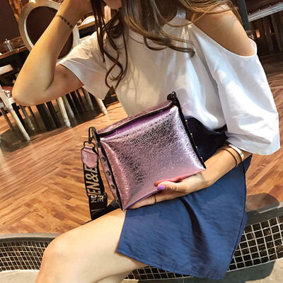 Tailored Women One-shoulder Portable Messenger Bag Patent Leather Bright Burst Crack
Tailored Women One-shoulder Portable Messenger Bag Patent Leather Bright Burst Crack