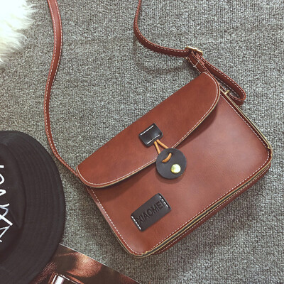 Tailored Women Circular Buckle Retro Fashion Simple Single-shoulder Bag Messenger Bag
Tailored Women Circular Buckle Retro Fashion Simple Single-shoulder Bag Messenger Bag