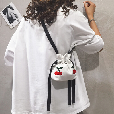 Small bag female 2019 new Sen soft sister girl cloth bag tide Korean version of the simple wild canvas shoulder Messenger bag
Small bag female 2019 new Sen soft sister girl cloth bag tide Korean version of the simple wild canvas shoulder Messenger bag