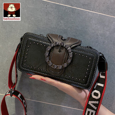 On the new small bag women 2019 new wave broadband fashion shoulder small square bag texture retro Messenger bag
On the new small bag women 2019 new wave broadband fashion shoulder small square bag texture retro Messenger bag