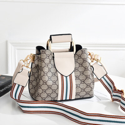 Baggage ladiesnew fashion summer bucket bag inclined to the Korean version of the simple 100-pack one-shoulder bag ins overheated
Baggage ladiesnew fashion summer bucket bag inclined to the Korean version of the simple 100-pack one-shoulder bag ins overheated