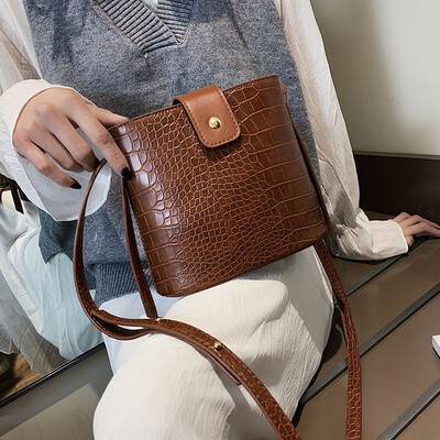 Small bag female new fashion wild shoulder Messenger bag Korean version of the retro bucket bag tide
Small bag female new fashion wild shoulder Messenger bag Korean version of the retro bucket bag tide