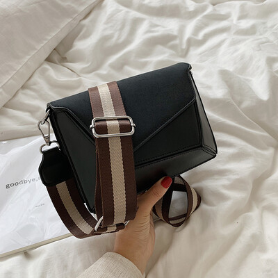 Summer ins leisure small bag foreign style wide shoulder strap stitching small square bag 2019 new womens bag shoulder Messenger
Summer ins leisure small bag foreign style wide shoulder strap stitching small square bag 2019 new womens bag shoulder Messenger