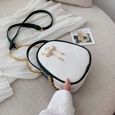 Summer new women 2019 new tide slung over a small bag of women fashion Joker mini shoulder bag mobile phone bag
Summer new women 2019 new tide slung over a small bag of women fashion Joker mini shoulder bag mobile phone bag