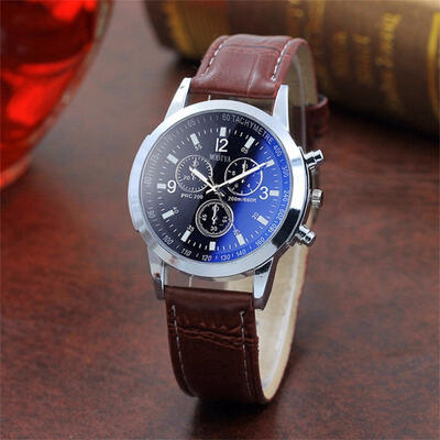 Casual Mens Wrist Watch With Grain Leather Strap Fashionable Two-tone Watch With Sub-dials
Casual Mens Wrist Watch With Grain Leather Strap Fashionable Two-tone Watch With Sub-dials