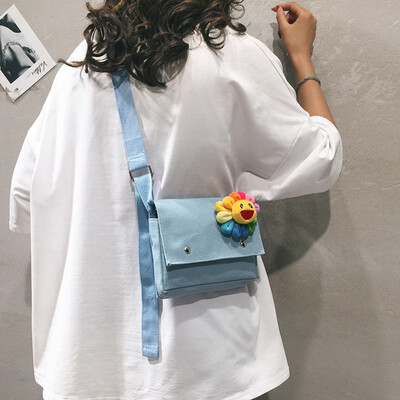 Sen soft sister small bag female 2019 new Korean version of the wild canvas shoulder Messenger bag net red girl flower bag
Sen soft sister small bag female 2019 new Korean version of the wild canvas shoulder Messenger bag net red girl flower bag