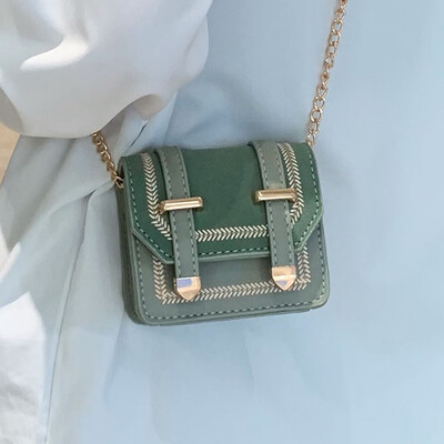 Bag woman 2019 summer new style Korean version fashion simple solid color belt buckle decoration single shoulder slanting womens
Bag woman 2019 summer new style Korean version fashion simple solid color belt buckle decoration single shoulder slanting womens