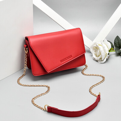 On the new female foreign style small square bag Korean version of simple temperament Joker fashion shoulder Messenger bag
On the new female foreign style small square bag Korean version of simple temperament Joker fashion shoulder Messenger bag