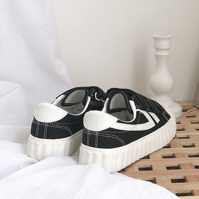 White shoes 2019 new summer Korean version of Joker student net red tide shoes hook&loop lazy summer canvas shoes women
White shoes 2019 new summer Korean version of Joker student net red tide shoes hook&loop lazy summer canvas shoes women