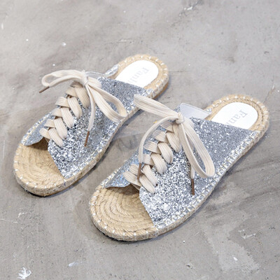 Half-slippers women outside wearing sandals female fairy wind summer hundred Korean flatflat fisherman shoes tide
Half-slippers women outside wearing sandals female fairy wind summer hundred Korean flatflat fisherman shoes tide