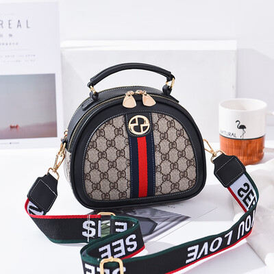 Womens new fashion Korean version of the fashion womens one shoulder slant handbag texture womens bag
Womens new fashion Korean version of the fashion womens one shoulder slant handbag texture womens bag