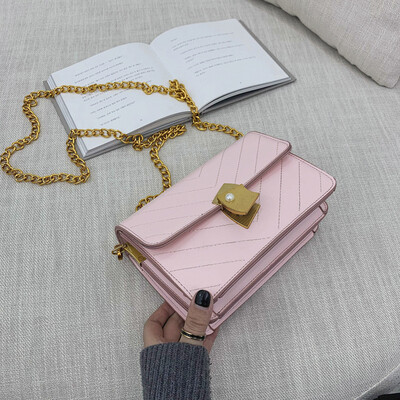 Qiao Bani 2019 new European&American style fashion simple embroidery line chain small square bag wild single shoulder diagonal female bag tide
Qiao Bani 2019 new European&American style fashion simple embroidery line chain small square bag wild single shoulder diagonal female bag tide