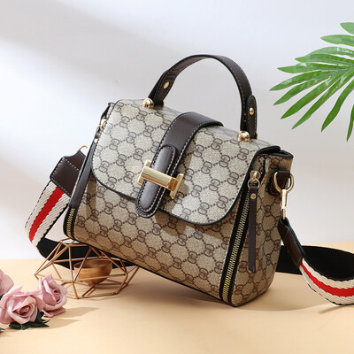 Ladies bag new fashion tide old flower shoulder Messenger bag Europe&the United States wind portable small square bag
Ladies bag new fashion tide old flower shoulder Messenger bag Europe&the United States wind portable small square bag