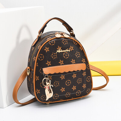 Han Bansen a new little girl is a fashion girl with one shoulder&one shoulder backpack shoulder shoulder
Han Bansen a new little girl is a fashion girl with one shoulder&one shoulder backpack shoulder shoulder