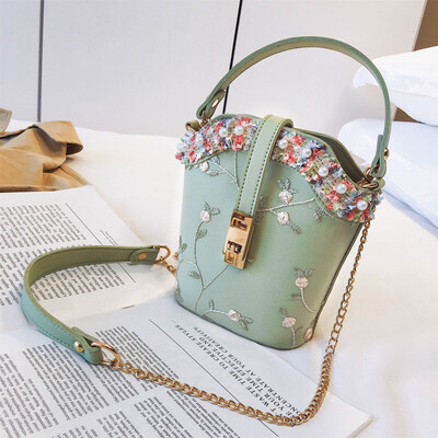 New small bag female 2019 new wave Korean version of the wild shoulder slung fashion gas chain lace bucket bag
New small bag female 2019 new wave Korean version of the wild shoulder slung fashion gas chain lace bucket bag