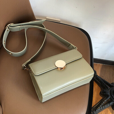 Qiao Bani 2019 new Korean fashion Dongdaemun simple metal buckle small square bag shoulder diagonal female bag
Qiao Bani 2019 new Korean fashion Dongdaemun simple metal buckle small square bag shoulder diagonal female bag