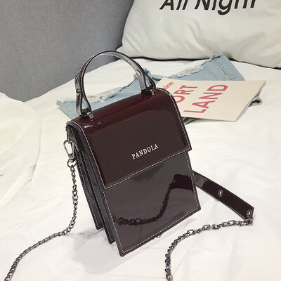 Chic small bag female 2019 new Korean version of the chain of shoulder bag senior sense of bright face oblique small square bag
Chic small bag female 2019 new Korean version of the chain of shoulder bag senior sense of bright face oblique small square bag
