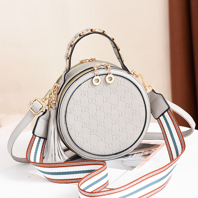 Summer bag lady new style Korean version of small fresh Single Shoulder Bag Fashion Baitao oblique straddle bag small round bag
Summer bag lady new style Korean version of small fresh Single Shoulder Bag Fashion Baitao oblique straddle bag small round bag