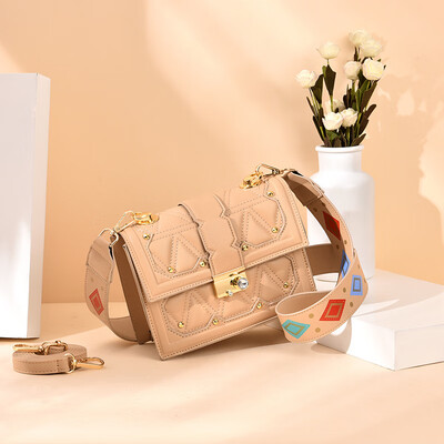 Summer womens new fashion Korean version of the fashion 100 lap women one shoulder oblique satchel ins summe
Summer womens new fashion Korean version of the fashion 100 lap women one shoulder oblique satchel ins summe