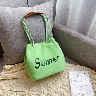 Summer new casual bag female 2019 new Korean fashion letters canvas bag wild single shoulder slung bucket bag
Summer new casual bag female 2019 new Korean fashion letters canvas bag wild single shoulder slung bucket bag
