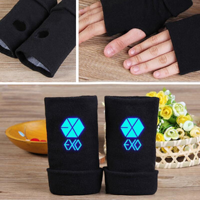 Luminous Fingerless Gloves Hand Arm Warmers Half Finger Gloves Half Palm Short Gloves Sleeves for Winter
Luminous Fingerless Gloves Hand Arm Warmers Half Finger Gloves Half Palm Short Gloves Sleeves for Winter