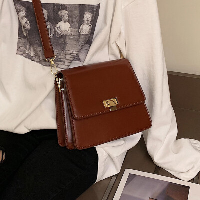 Ins super fire small square bag female 2019 on the new wave Korean version of the wild retro Sen students shoulder Messenger bag
Ins super fire small square bag female 2019 on the new wave Korean version of the wild retro Sen students shoulder Messenger bag