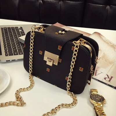 2017 new Korean fashion women bag shoulder Messenger bag mobile phone bag package package small square bag
2017 new Korean fashion women bag shoulder Messenger bag mobile phone bag package package small square bag