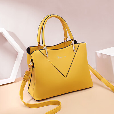 Womens high-capacity commuter handbags business fashion slung simple soft texture Joker ladies
Womens high-capacity commuter handbags business fashion slung simple soft texture Joker ladies