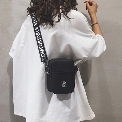 Fashion small bag female bag new 2019 Korean version of casual wild nylon shoulder Messenger bag mini mobile phone bag tide
Fashion small bag female bag new 2019 Korean version of casual wild nylon shoulder Messenger bag mini mobile phone bag tide