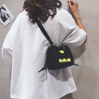 Small bag female 2019 new Japanese Harajuku student shoulder bucket bag ins super fire girl canvas messenger bag
Small bag female 2019 new Japanese Harajuku student shoulder bucket bag ins super fire girl canvas messenger bag