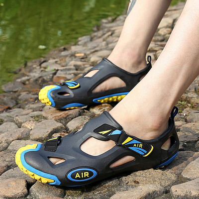 Personality hole shoes men 2019 new summer youth sandals outdoor junior high school students Baotou large size beach shoes
Personality hole shoes men 2019 new summer youth sandals outdoor junior high school students Baotou large size beach shoes