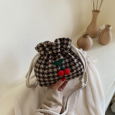 Tailored Womens Fashion Coin Purse Woven Wool Bag Patchwork Casual String Shoulder Bag
Tailored Womens Fashion Coin Purse Woven Wool Bag Patchwork Casual String Shoulder Bag