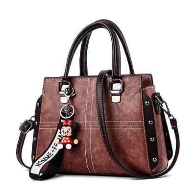 Retro Hong Kong style handbag womens Mori Messenger bag small bag Korean version of Joker shoulder small bag
Retro Hong Kong style handbag womens Mori Messenger bag small bag Korean version of Joker shoulder small bag