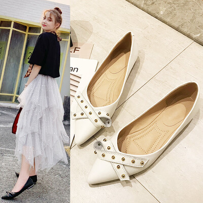 Flat-bottomed pointed single shoes female new shallow oral layer leather small leather shoes breat
Flat-bottomed pointed single shoes female new shallow oral layer leather small leather shoes breat