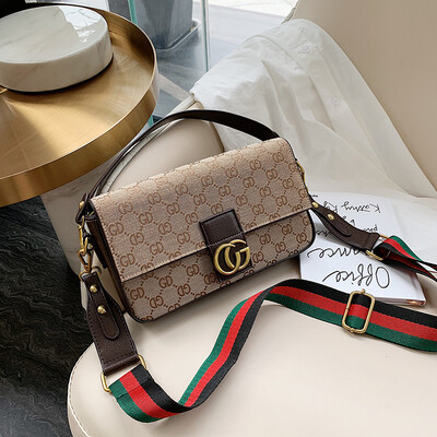 Qiao Bani 2019 new European&American style fashion street shoot old flower color flip cover bag shoulder diagonal mobile tide handbag
Qiao Bani 2019 new European&American style fashion street shoot old flower color flip cover bag shoulder diagonal mobile tide handbag